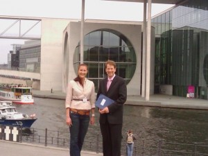 In Deutschland ist alles viel ordentlicher – Inga Höglund aus Estland macht Bundestagspraktikum bei Gero Storjohann - Bild