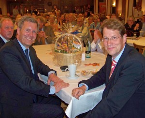 Glückwünsche für Christian Wulff aus dem Kreis Segeberg - Foto Gero Storjohann MdB und Christian Wulff nach einem gemeinsamen Auftritt in Bargteheide (September 2009)