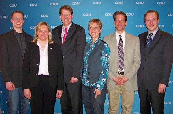 CDU Kreisvorstand 2010 Der CDU-Kreisvorsitzende Gero Strjohann MdB und seine 5 Stellvertreter: Ole Plambeck, Katja Rathje-Hoffmann MdL, Gero Storjohann MdB, Ursula Michalak, Carsten Ulrich Völker und Dr. Axel Bernstein MdL (vlnr.).