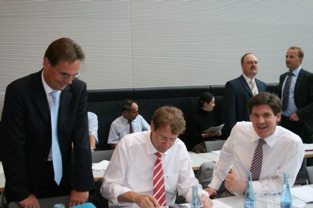 Fraktionssitzung 2009 CO2-Gebäudesanierungsprogramm wird unvermindert fortgesetzt! - Bild
