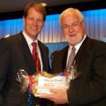 Gero Storjohann dankt Peter Harry Carstensen - Bild