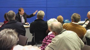 GST-Diskussion CDU-Berlin-Reise mit Schloss Charlottenburg, Bundestagsdebatte und Stasi-Haftanstalt - Bild