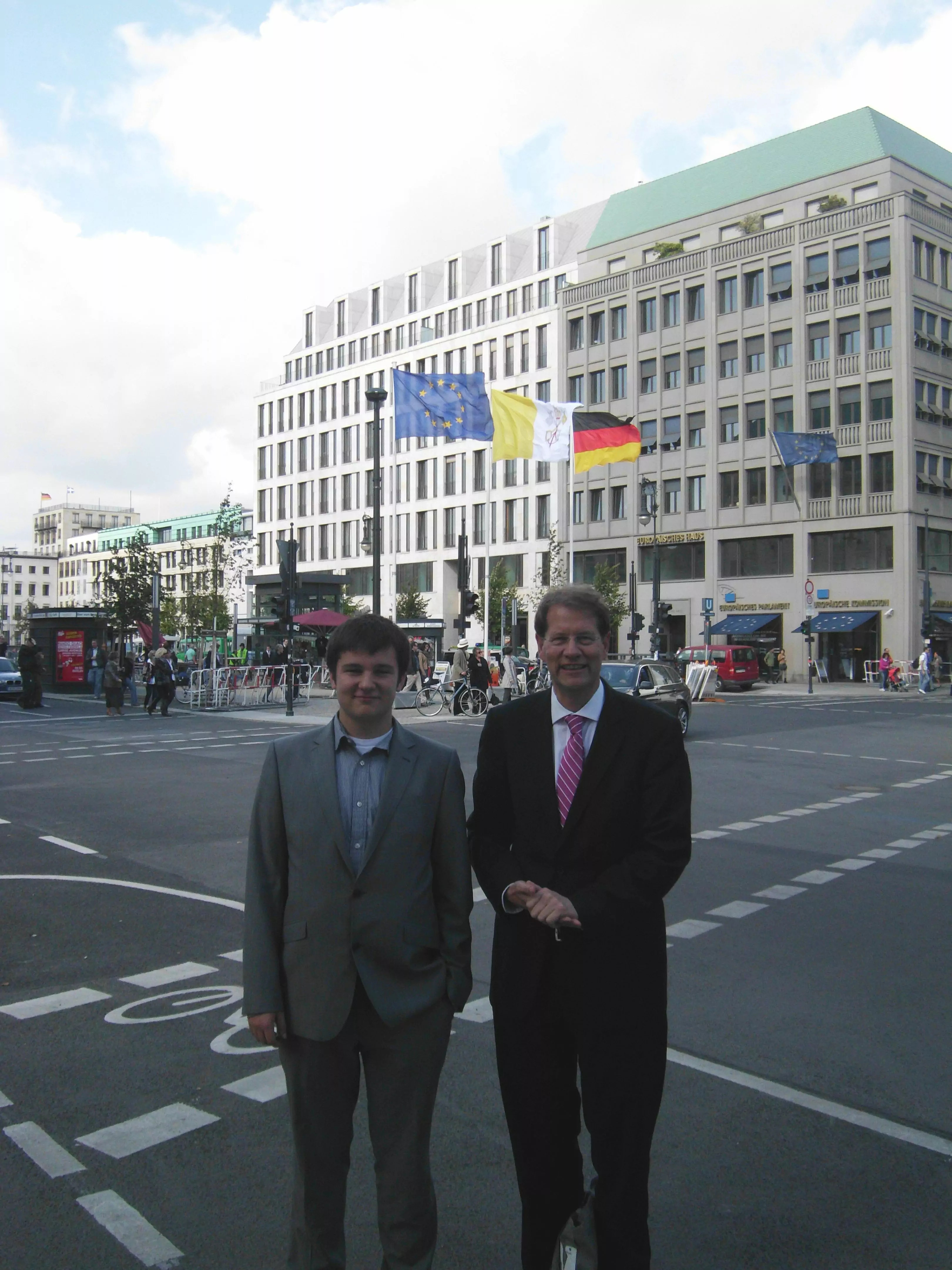 Philip Schnaars aus Bad Oldesloe absolviert dreiwöchiges Praktikum in Berlin - Foto Philip Schnaars aus Bad Oldesloe absolviert dreiwöchiges Praktikum in Berlin - Bild