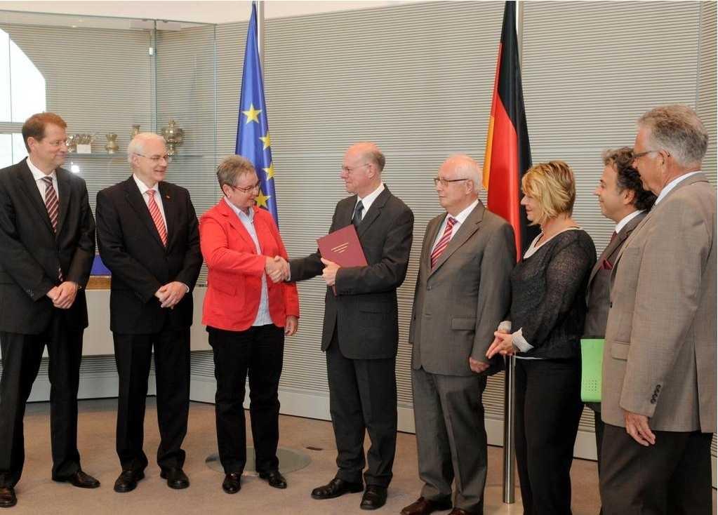 Petitionen bei CDU/CSU in guten Händen - Foto Petitionen bei CDU/CSU in guten Händen - Bild