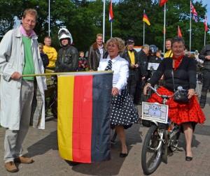 Gero Storjohann startet internationale Motorrad Veteranenfahrt in Kaltenkirchen - Bild