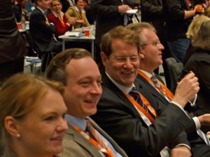 Gero Storjohann gratuliert Johann Wadephul zur Wahl in den Bundesvorstand - Bild