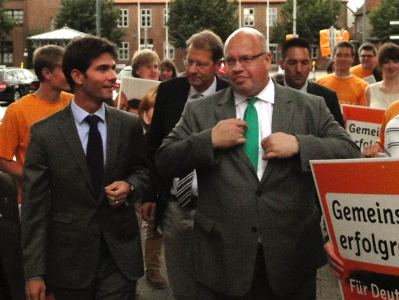 Peter Altmaier in Bad Bramstedt - Foto Mark Helfrich, Peter Altmaier und Gero Storjohann beim Talk im Kaisersaal