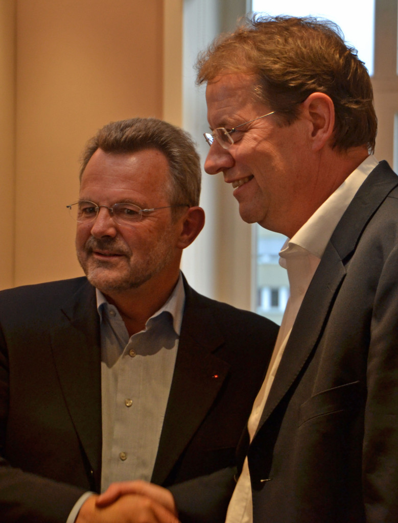 Gero Storjohann und der SPD Kandidat Franz Thönnes im Segeberger Kreistag