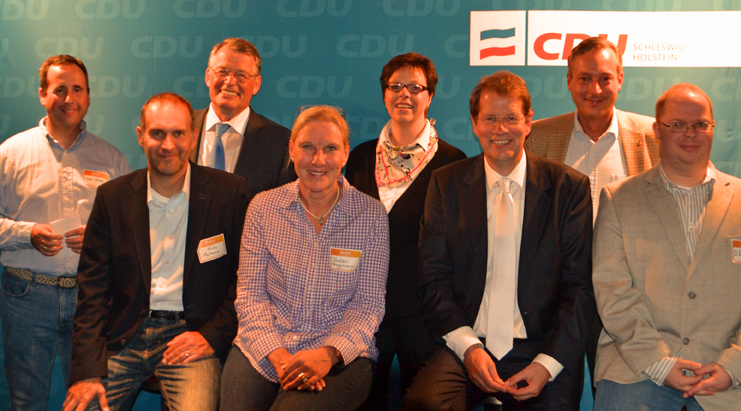 CDU Neumitgliedertreff in Neumünster mit vielen Segebergern - Foto (vlnr.) Lars Erik Thies aus Glasau, Mirko Matenia aus Henstedt-Ulzburg, der CDU Landesvorsitzende Reimer Böge MdEP, Kirsten Hagemann aus Bad Segeberg, Stephanie Viktorin aus Hartenholm, Segebergs CDU Kreisvorsitzender Gero Storjohann MdB, Segebergs CDU stellvertretender CDU Kreisvorsitzender Dr. Axel Bernstein MdL und Dirk Ehlers aus Bornhöved.