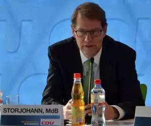 Gero Storjohnn MdB leitete den Stormarner Kreisparteitag