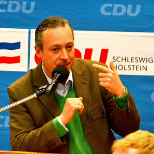 Dr. Axel Bernstein MdB kritisierte den Abbau von Arbeitsplätzen bei der Polizei in Schleswig-Holstein als Sicherheitsrisiko.