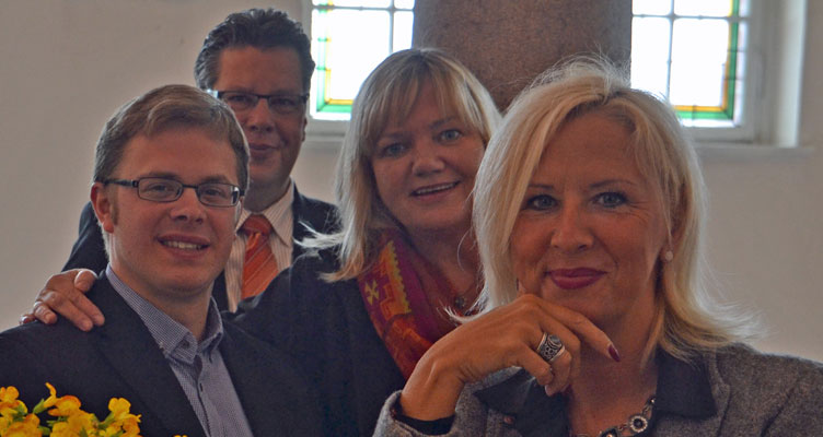 Erfolgreicher Europafrühschoppen mit Reimer Böge in Bad Segeberg - Foto Unter den Gästen: (vlnr.) der Junge Union Kreisvorsitzende Ole Christopher Plambeck, der stellvertretende Landrat Claus Peter Dieck, Norderstedts Landtagsabgeordnete Katja Rathje-Hoffmann und die Kreistagsabgeordnete Susanne Strehl aus Kisdorf.