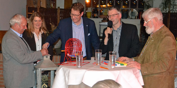 Bingo-Superspaß beim CDU-Grünkohlessen in Juhls Gasthof - Foto Herbert-Peemoeller-WEB
