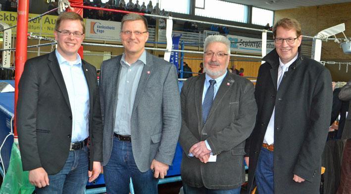 Gero Storjohann beim Ingo-Zobel-Cup - Foto vlnr. Ole Christopher Plambeck (CDU Kreistagsabgeordneter und Landtagskandidat), Kaltenkirchens Bürgermeister Hanno Krause, KT Boxsport Spartenleiter Martin Jahnke und der CDU Bundestagsabgeordnete Gero Storjohann.
