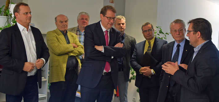 Gero Storjohann auf Betriebstour in Bad Oldesloe - Foto (vlnr.) Claus Christian Claussen, Wulf-Henning Reichardt, Horst Möller, Gero Storjohann MdB, Michael Priewe, Uwe Möllnitz, Uwe Rädisch und Stephan Gosch.