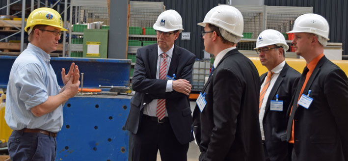 CDU-Delegation besucht Rammhammer-Hersteller Menck in Kaltenkirchen - Foto Betriebsbesichtigung