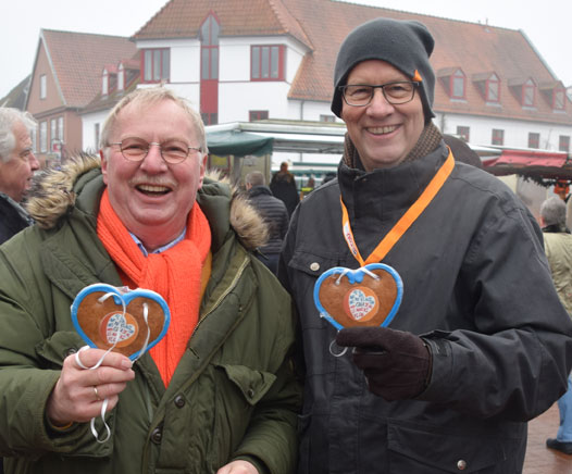 Lebkuchenherzen, Glückscents und Silvesterlauf zum Finale 2016 mit Gero Storjohann und der CDU Bad Segeberg - Foto Lebkuchenherzen, Glückscents und Silvesterlauf zum Finale 2016 mit Gero Storjohann und der CDU Bad Segeberg - Bild