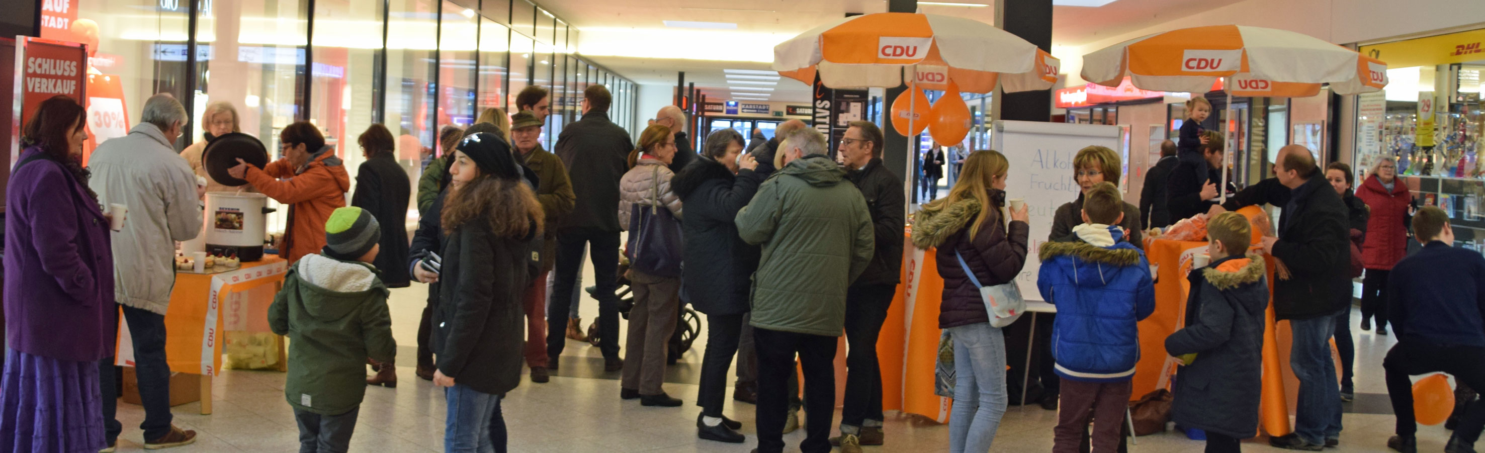 Erfolgreicher CDU-Punschstand mit Gero Storjohann im Herold Center Norderstedt - Foto Erfolgreicher CDU-Punschstand mit Gero Storjohann im Herold Center Norderstedt - Bild