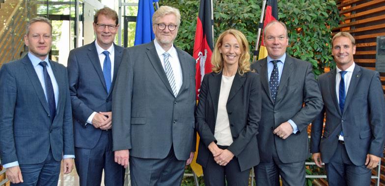 Arbeitskreis Küste der CDU/CSU-Fraktion im Gespräch mit dem ADAC - Foto Arbeitskreis Küste der CDU/CSU-Fraktion im Gespräch mit dem ADAC - Bild