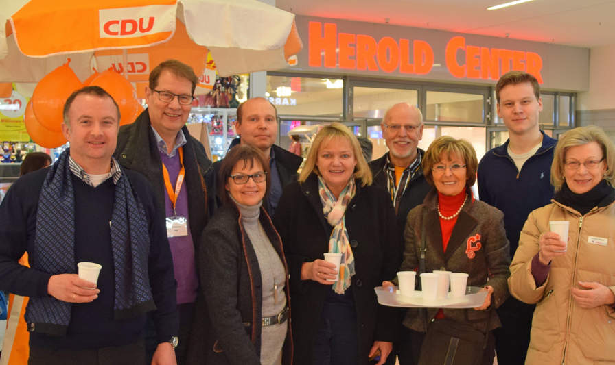 CDU-Norderstedt – Mit Fruchtpunsch und Kandidaten ins neue Jahr - Foto CDU-Norderstedt – Mit Fruchtpunsch und Kandidaten ins neue Jahr - Bild