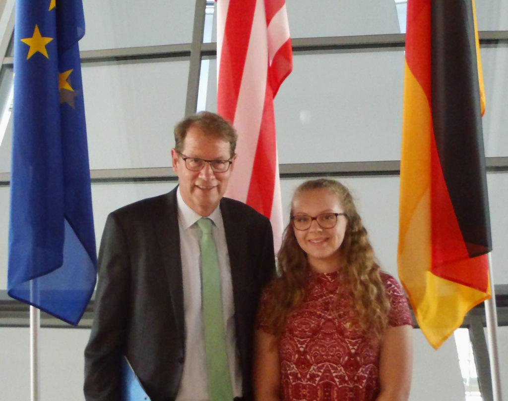 Gero Storjohann verabschiedet US-amerikanisches Patenkind Katherine Porubcan nach einjährigem Deutschland-Aufenthalt - Foto Gero Storjohann verabschiedet US-amerikanisches Patenkind Katherine Porubcan nach einjährigem Deutschland-Aufenthalt - Bild