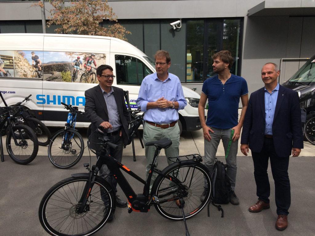 Gelungener radverkehrspolitischer Auftakt für die 19. Wahlperiode - CDU-Radverkehrsexperte Gero Storjohann MdB richtet Parlamentarische Fahrradtour 2018 aus - Foto Gelungener radverkehrspolitischer Auftakt für die 19. Wahlperiode - CDU-Radverkehrsexperte Gero Storjohann MdB richtet Parlamentarische Fahrradtour 2018 aus - Bild