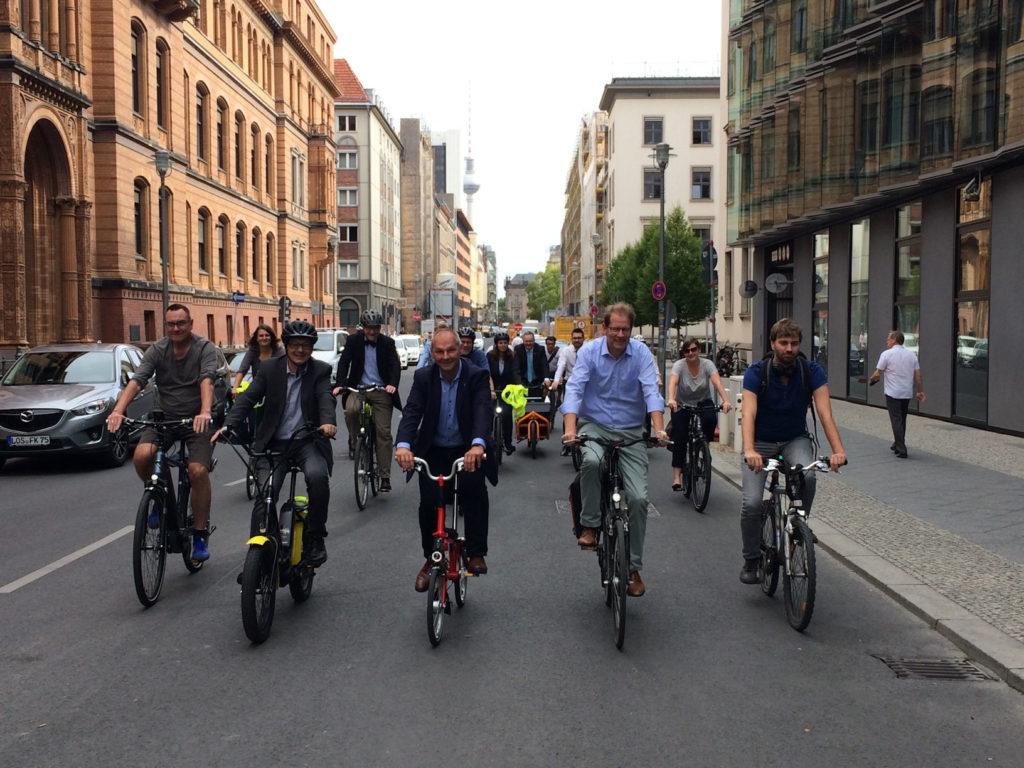 Gelungener radverkehrspolitischer Auftakt für die 19. Wahlperiode - CDU-Radverkehrsexperte Gero Storjohann MdB richtet Parlamentarische Fahrradtour 2018 aus - Bild