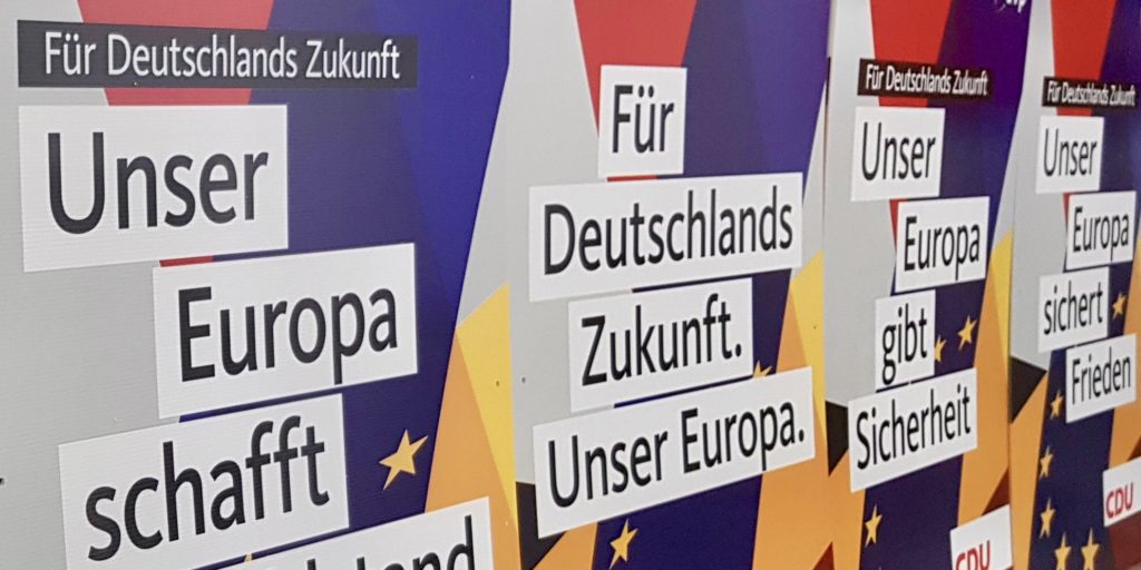 CDU Segeberg startet Wahlkampf-Plakatierung mit Niclas Herbst, Bockwurst und Bier - Bild
