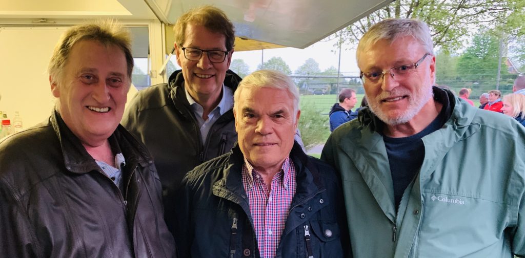 Erfolgreiches Maibaumaufstellen der CDU Garbek-Wensin - Bild