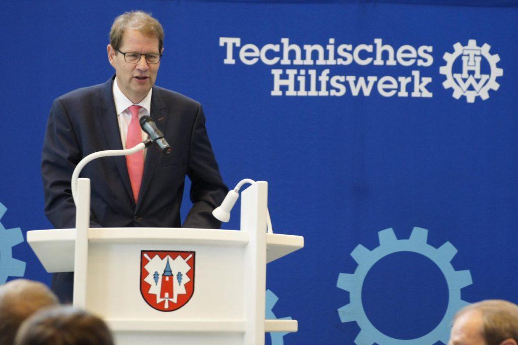 Gero Storjohann wirbt für den Bundesfreiwilligendienst beim Technischen Hilfswerk (THW) - Bild