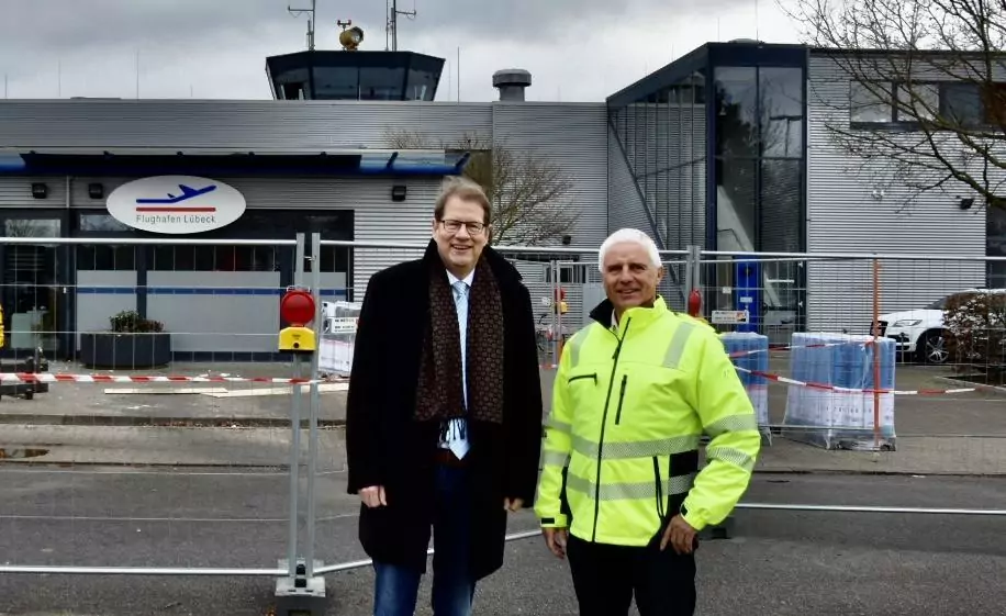 Gero Storjohann beim Flughafen Lübeck - Bild