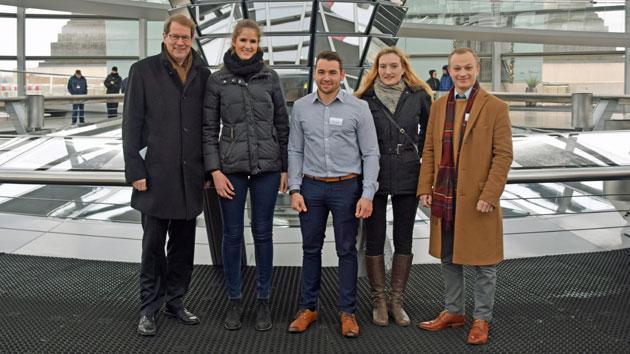 Schüler besuchen Gero Storjohann online in Berlin - Foto JU in Berlin
