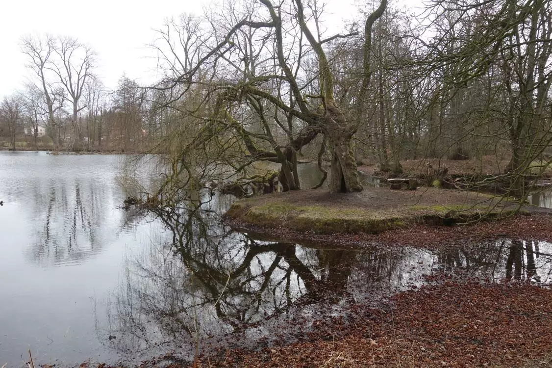 Ostern am Ahrensburger Schloss und im Park um das Haus der Natur - Bild