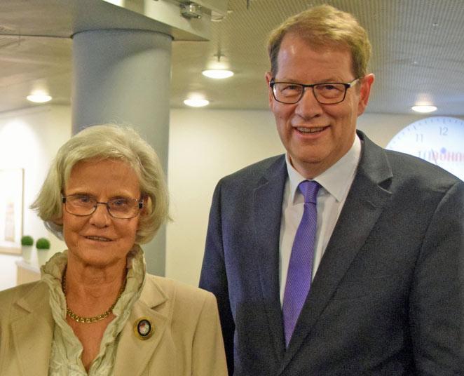 Herzlichen Glückwunsch Frau Stadtpräsidentin - Foto Herzlichen Glückwunsch Frau Stadtpräsidentin - Bild
