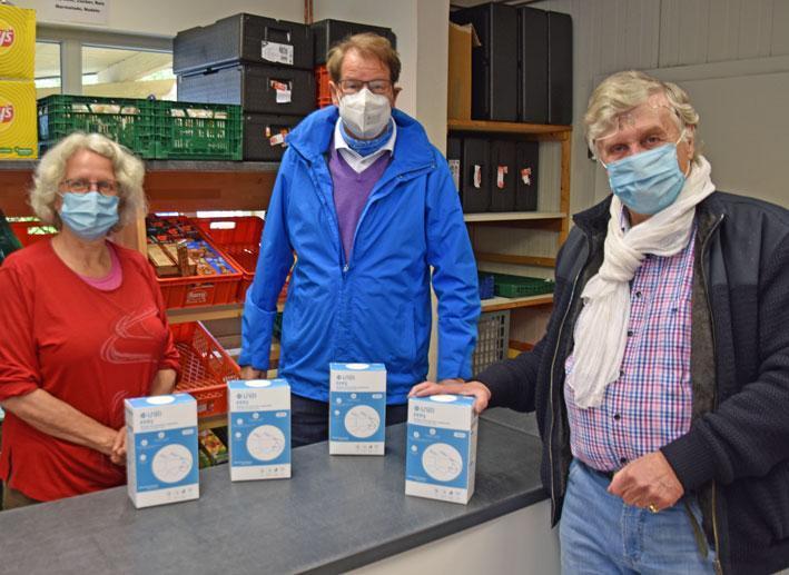 Gero Storjohann übergibt FFP-2 Masken an die Segeberger Tafel - Foto Gero Storjohann übergibt FFP-2 Masken an die Segeberger Tafel - Bild