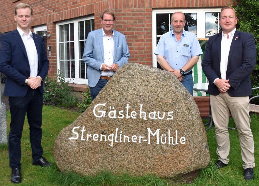 Gero Storjohann und CDU Landtagskandidaten bei der Kreistagsfraktion - Bild