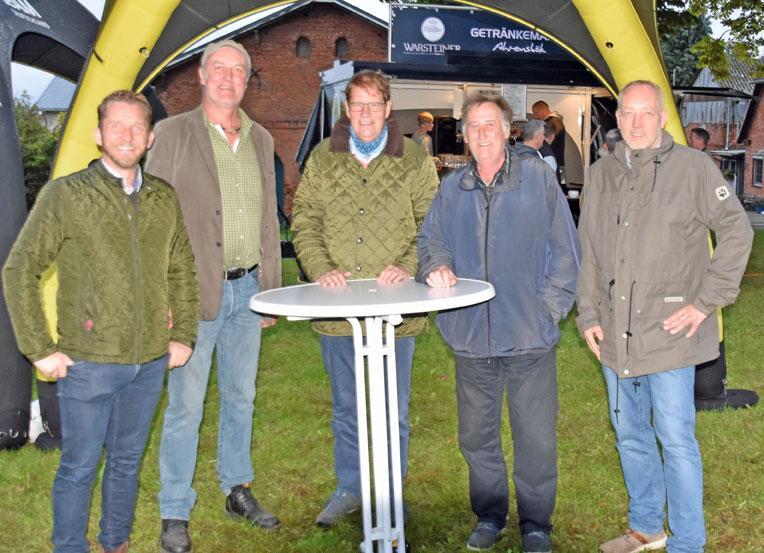 Bürgermeisterrunde auf dem Grillfest in Schlamersdorf - Foto Bürgermeisterrunde auf dem Grillfest in Schlamersdorf - Bild