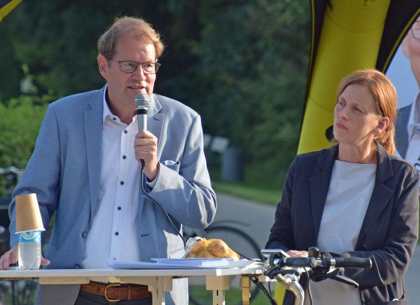 Karin Prien und Gero Storjohann überzeugen im Stadtpark Norderstedt - Bild