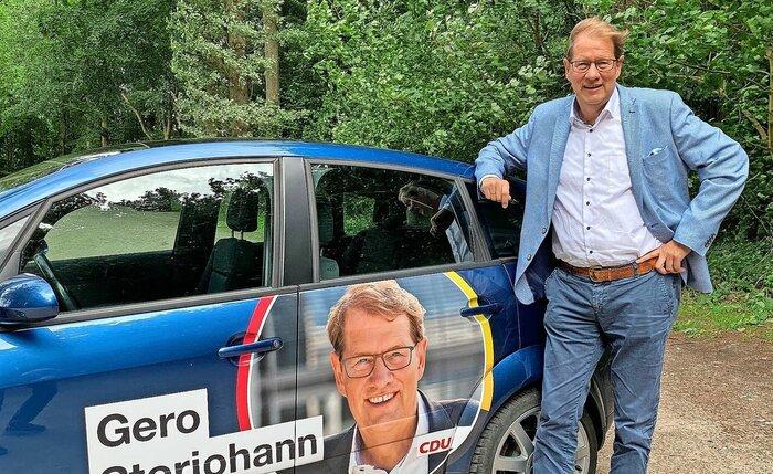 Auch wenn es längst Elektroautos gibt: Gero Storjohann fährt seinen alten Diesel weiter. Denn wenn er alles von der Herstellung über den Betrieb bis zur Verschrottung einrechne, sei ein Elektroauto genau so sinnvoll wie ein anderes Auto. Foto: Wolfgang Glombik