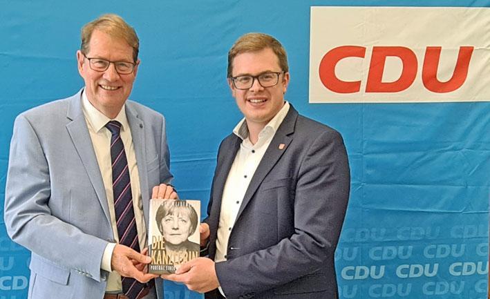 Gero Storjohann zum Ehrenvorsitzenden vom CDU Kreisverband Segeberg ernannt - Bild