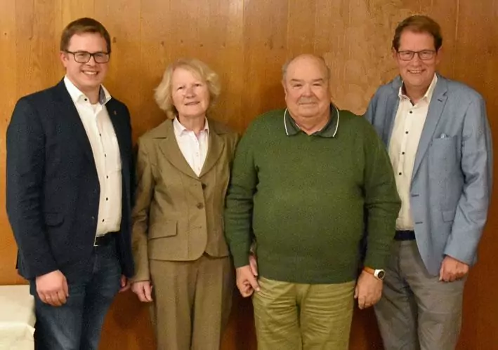 Gero Storjohann dankt Helga Ellerbrock-Tidow - Bild