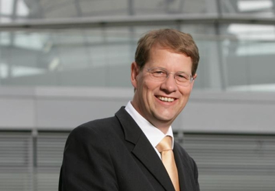 Der CDU-Bundestagsabgeordnete Gero Storjohann, Mitglied im Ausschuss für Verkehr, Bau und Stadtentwicklung des Deutschen Bundestages, begrüßt die Einigung zur Eigenheimrente. Storjohann ist in der CDU/CSU-Bundestagsfraktion für alle Fragen der Wohneigentumsförderung zuständig.