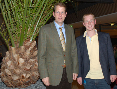Foto: Gero Storjohann MdB und JU-Kreisvorstandsmitglied Tristan Dolling, Teilnehmer des Planspiels 