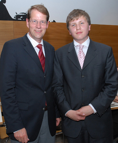 Der CDU-Bundestagsabgeordnete Gero Storjohann mit dem Teilnehmer von 